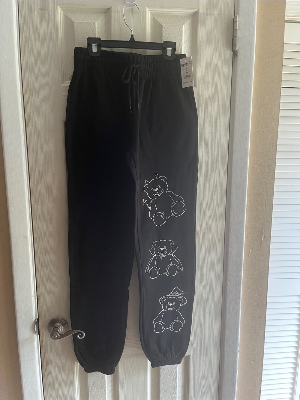 Women juniors Black Teddy Graphic Jogger Pants NWT